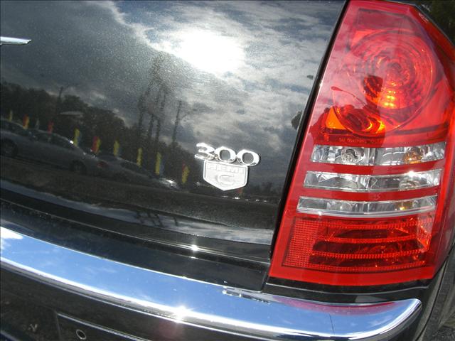 Chrysler 300C 2005 photo 1