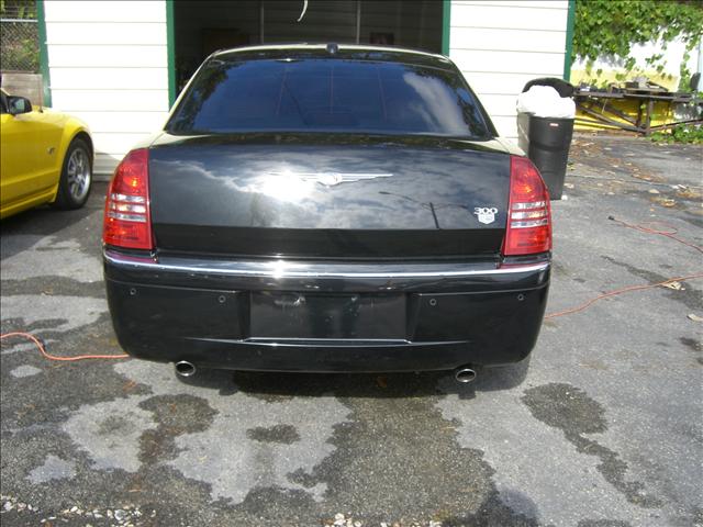 Chrysler 300C 2005 photo 2