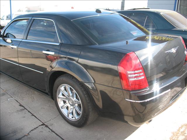 Chrysler 300C 2005 photo 2