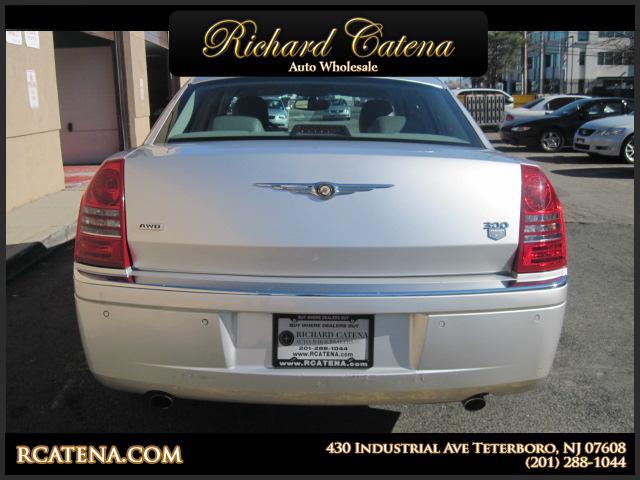 Chrysler 300C 2005 photo 3