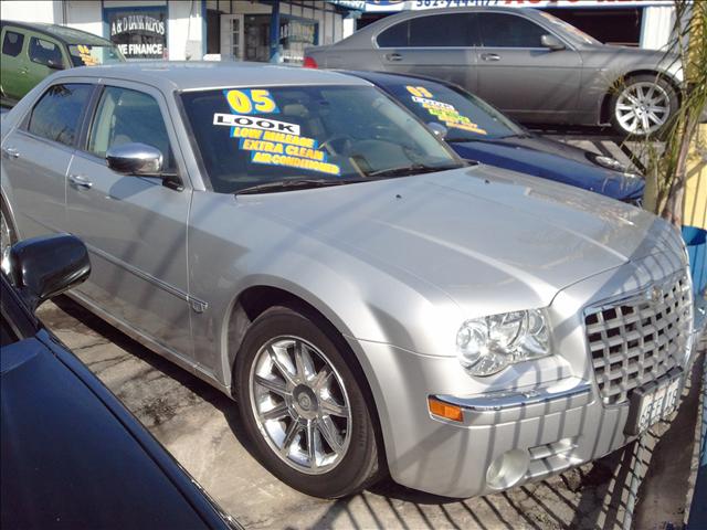 Chrysler 300C Base Sedan