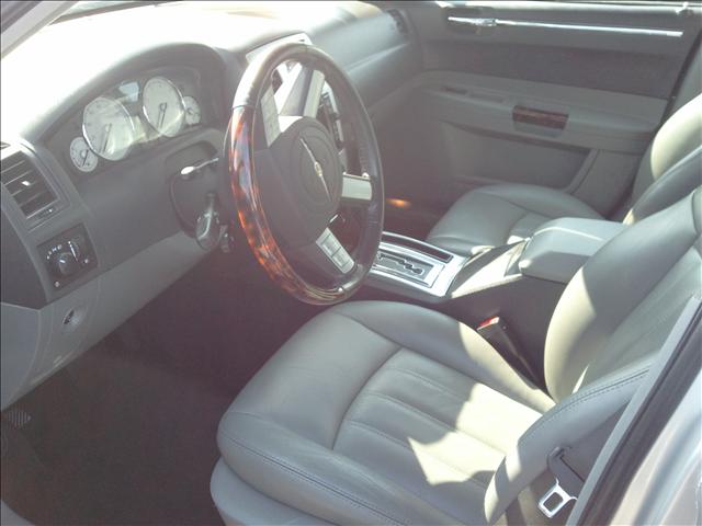 Chrysler 300C 2005 photo 2