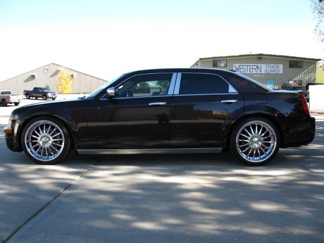 Chrysler 300C 2005 photo 2