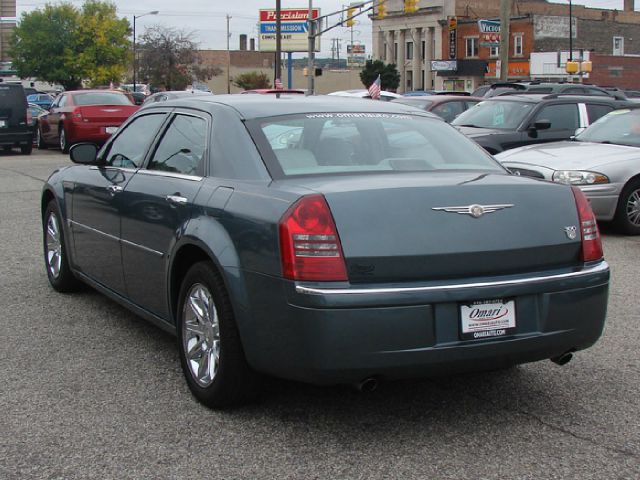 Chrysler 300C 2005 photo 2