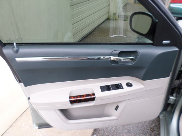 Chrysler 300C 2005 photo 1