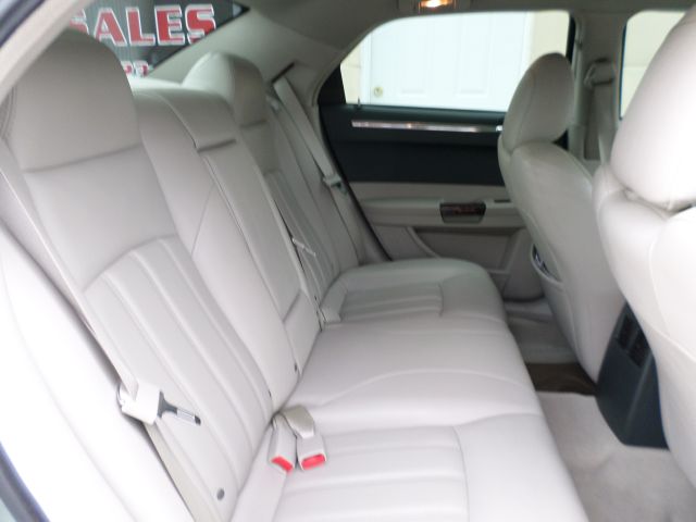 Chrysler 300C 2005 photo 2