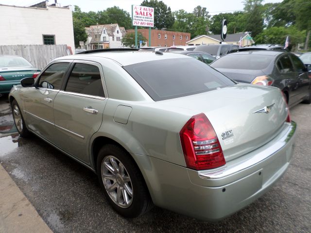 Chrysler 300C 2005 photo 20