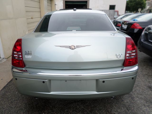 Chrysler 300C 2005 photo 23