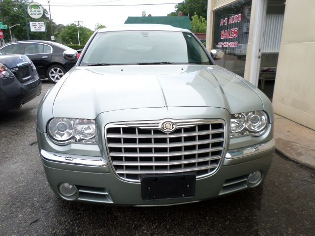 Chrysler 300C 2005 photo 26