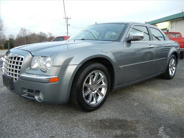 Chrysler 300C Base Sedan