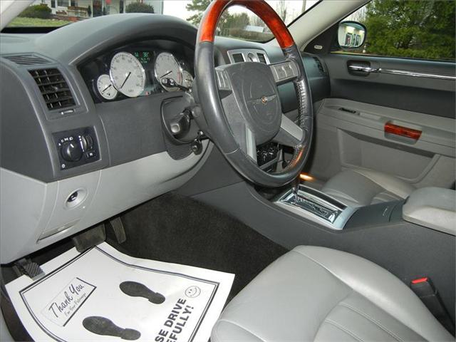 Chrysler 300C 2006 photo 2