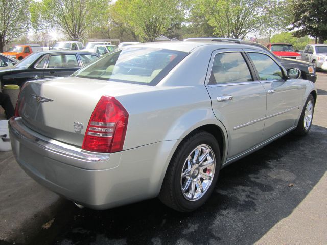 Chrysler 300C 2006 photo 2