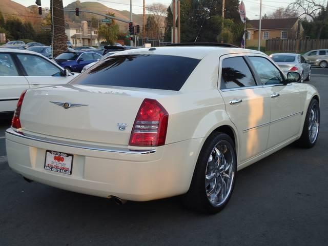 Chrysler 300C 2006 photo 3