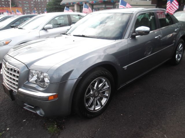 Chrysler 300C Regular Cab Sedan