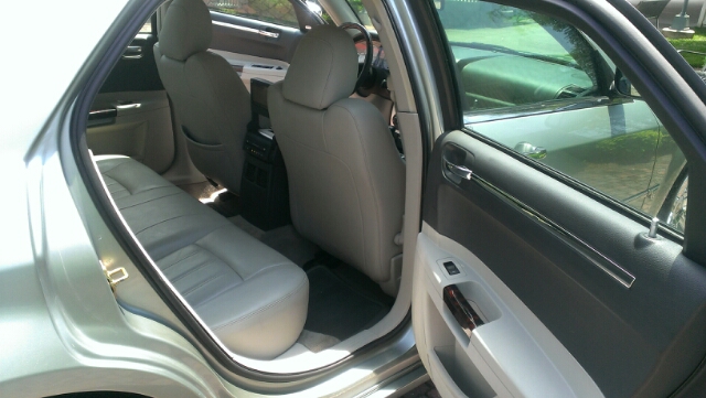 Chrysler 300C 2006 photo 13