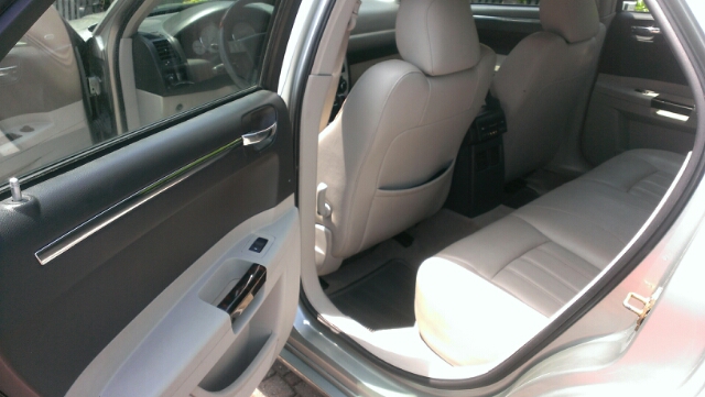 Chrysler 300C 2006 photo 15