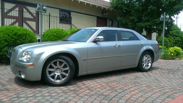 Chrysler 300C 2006 photo 24