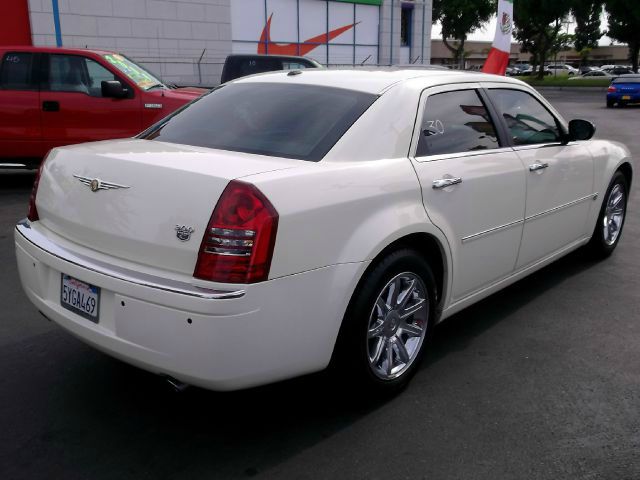 Chrysler 300C Regular Cab Sedan