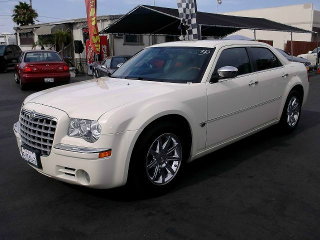 Chrysler 300C 2006 photo 2