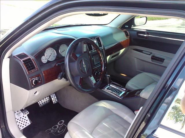 Chrysler 300C 2006 photo 2