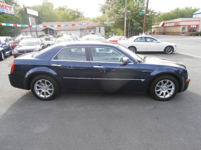 Chrysler 300C 2006 photo 13