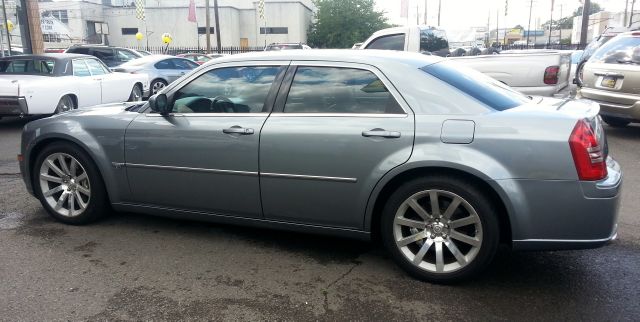 Chrysler 300C 2006 photo 2