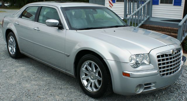 Chrysler 300C 2006 photo 2