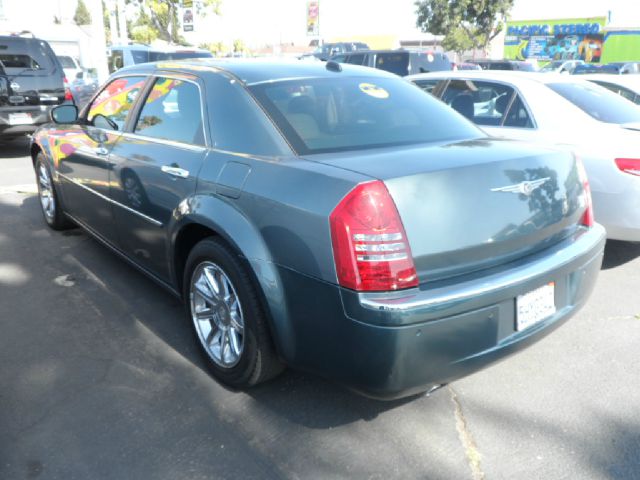 Chrysler 300C Regular Cab Sedan