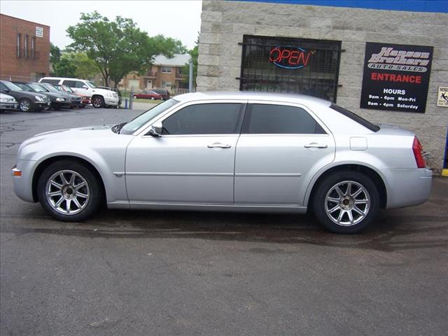 Chrysler 300C 2006 photo 2