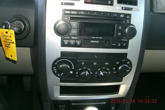 Chrysler 300C 2006 photo 2