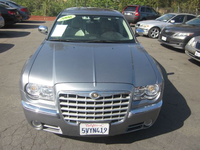 Chrysler 300C Tiara Sedan