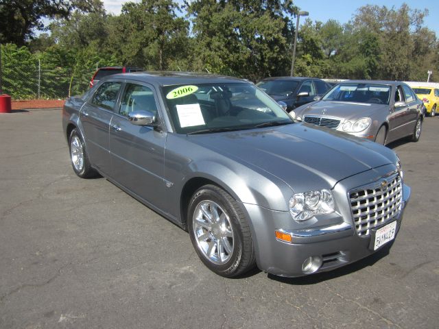 Chrysler 300C 2006 photo 2