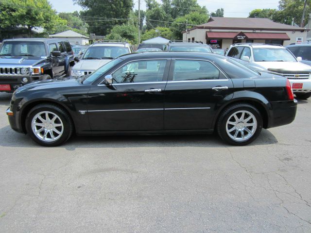 Chrysler 300C 2006 photo 2