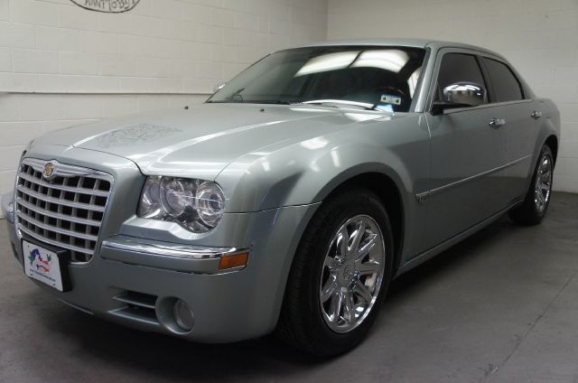 Chrysler 300C 2006 photo 18