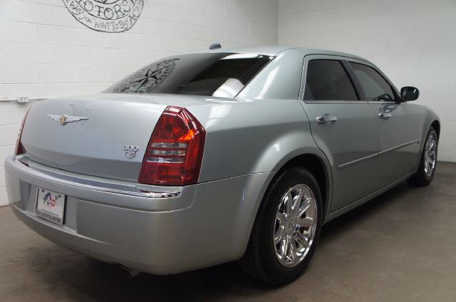 Chrysler 300C 2006 photo 20