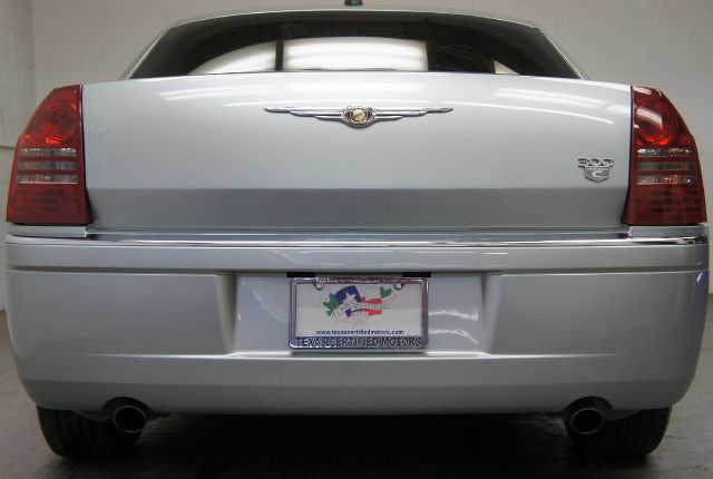 Chrysler 300C 2006 photo 24