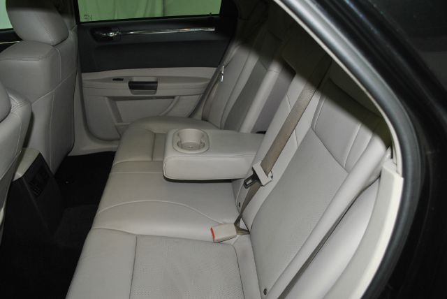 Chrysler 300C 2006 photo 2