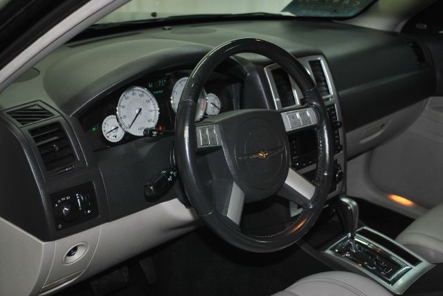 Chrysler 300C 2006 photo 49