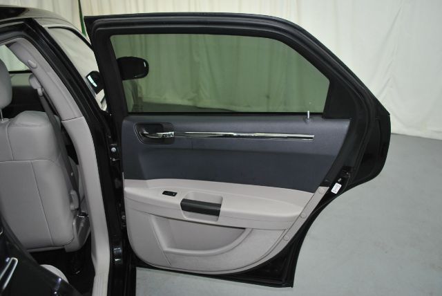 Chrysler 300C 2006 photo 51