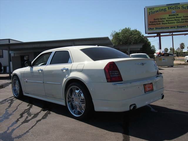 Chrysler 300C 2006 photo 4