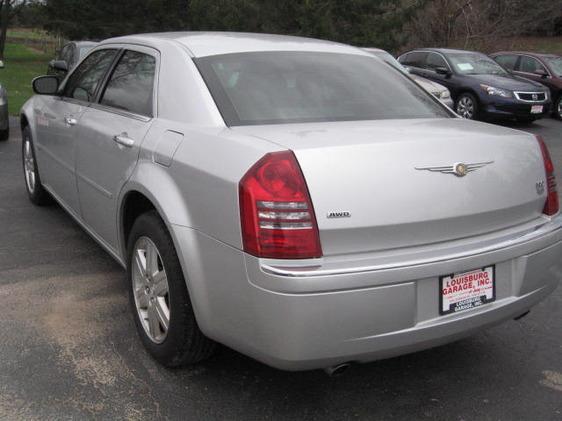 Chrysler 300C 2006 photo 12