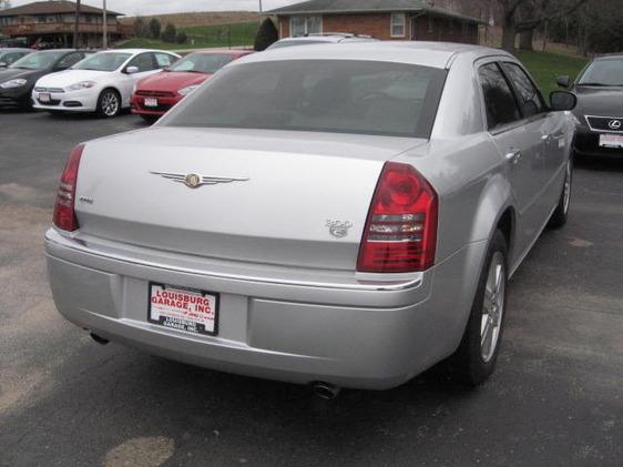 Chrysler 300C 2006 photo 14