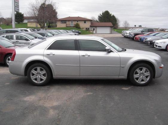 Chrysler 300C 2006 photo 15