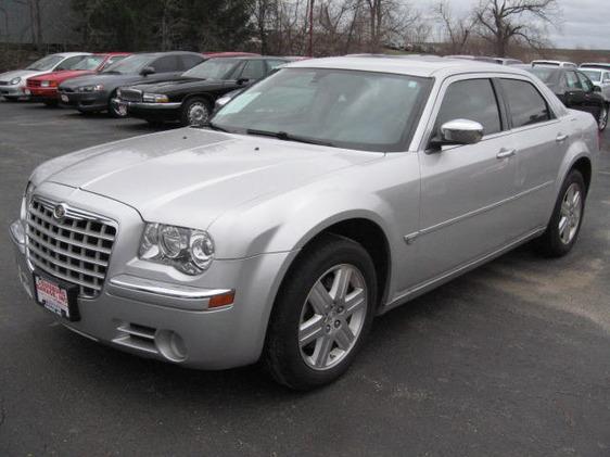 Chrysler 300C 2006 photo 17