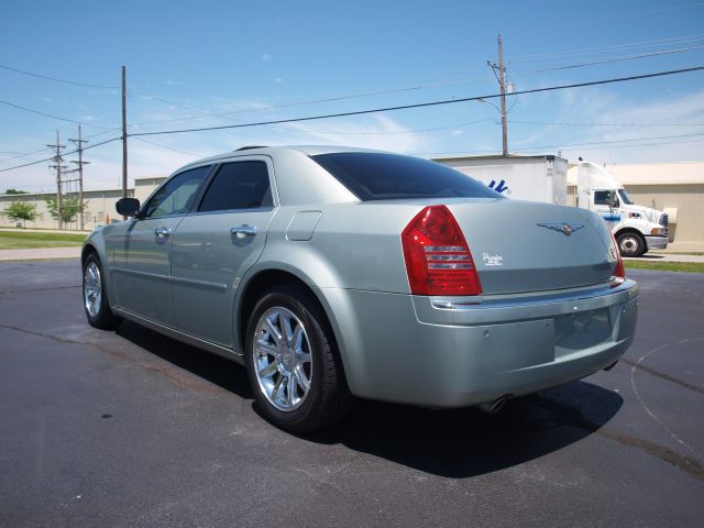 Chrysler 300C Regular Cab Sedan