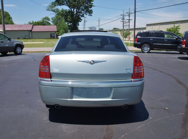 Chrysler 300C 2006 photo 17