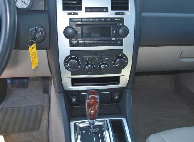 Chrysler 300C 2006 photo 2