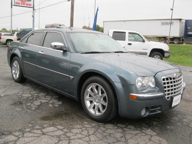 Chrysler 300C 2006 photo 2