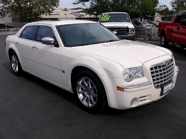 Chrysler 300C 2006 photo 2