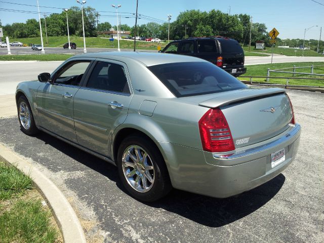 Chrysler 300C 2006 photo 11